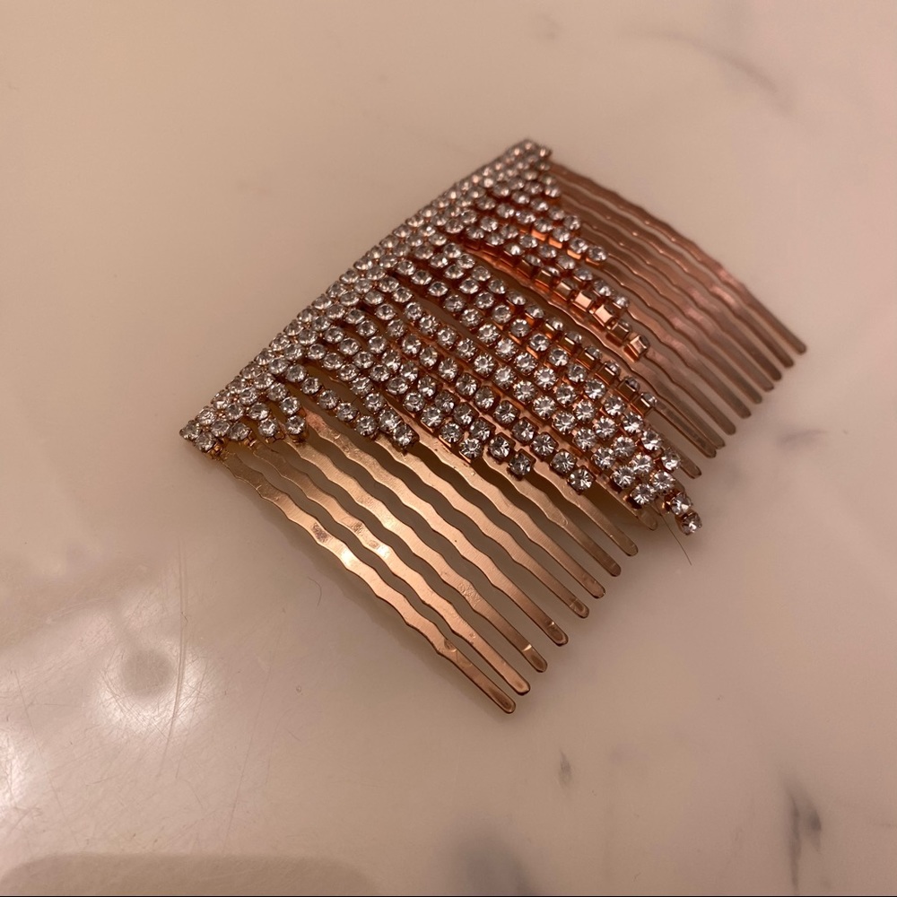 Beautiful Flowing Gold and Diamond Hair Piece